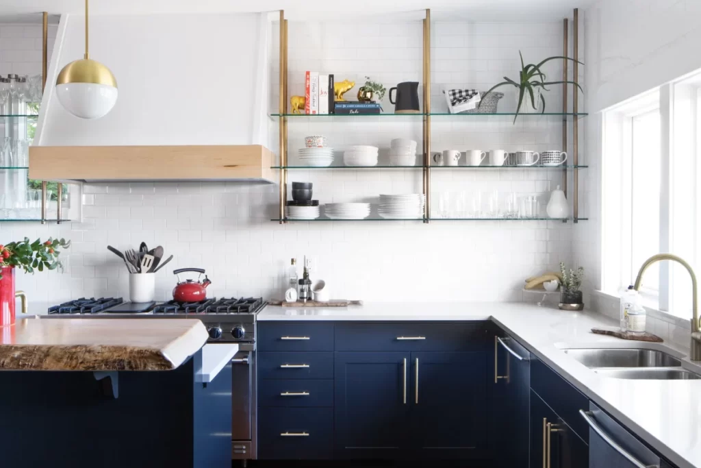 ایده های جذاب و کاربردی برای دکور آشپزخانه ساده بدون کابینت